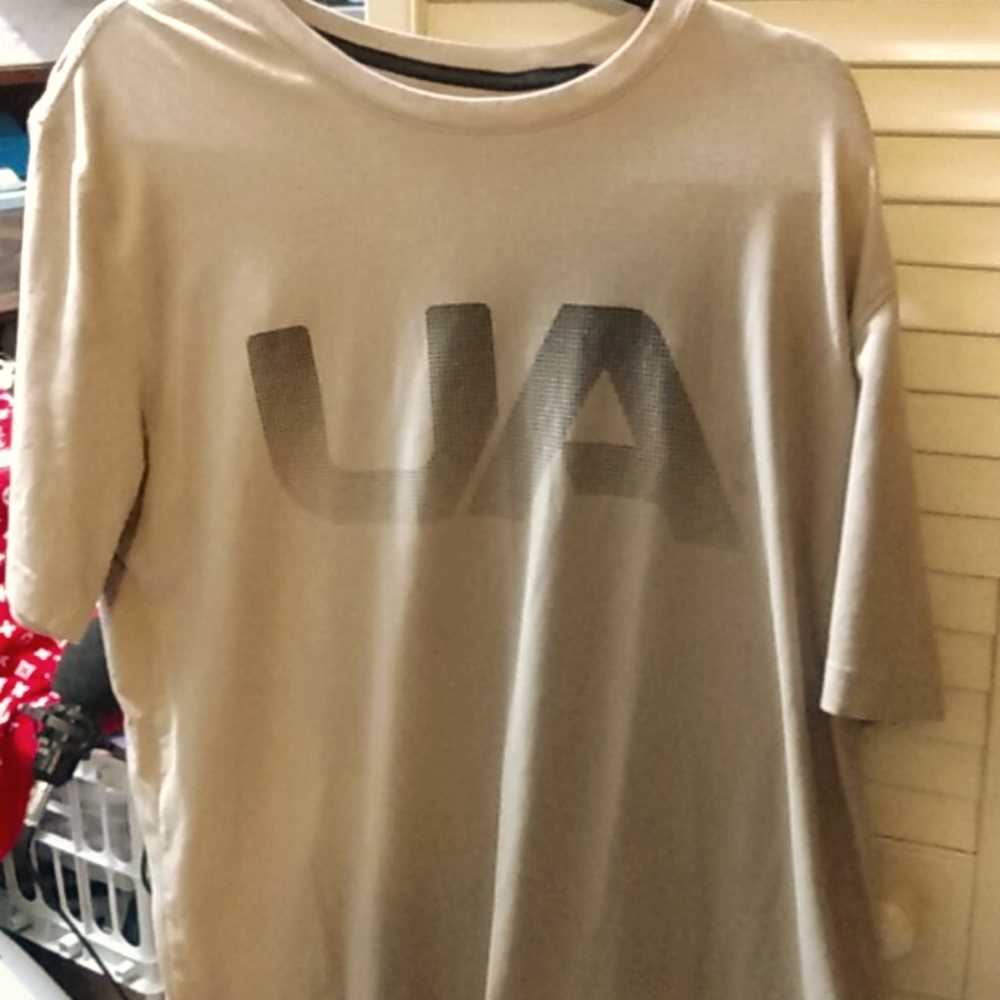 Under armour t-shirt